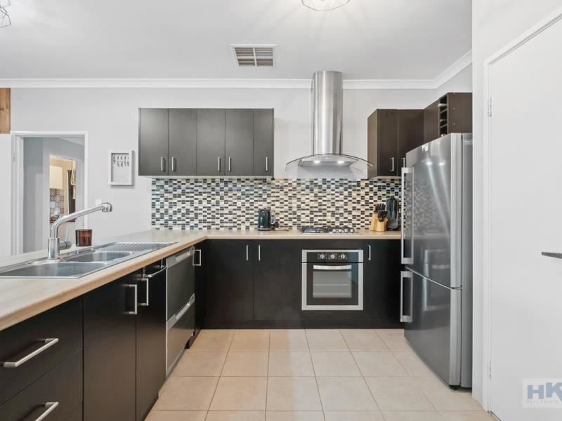 18 Forsyth Grange, Ellenbrook