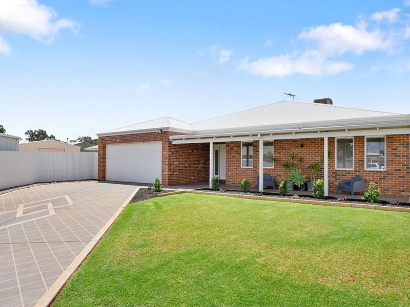 7 Heaney Close, Somerville