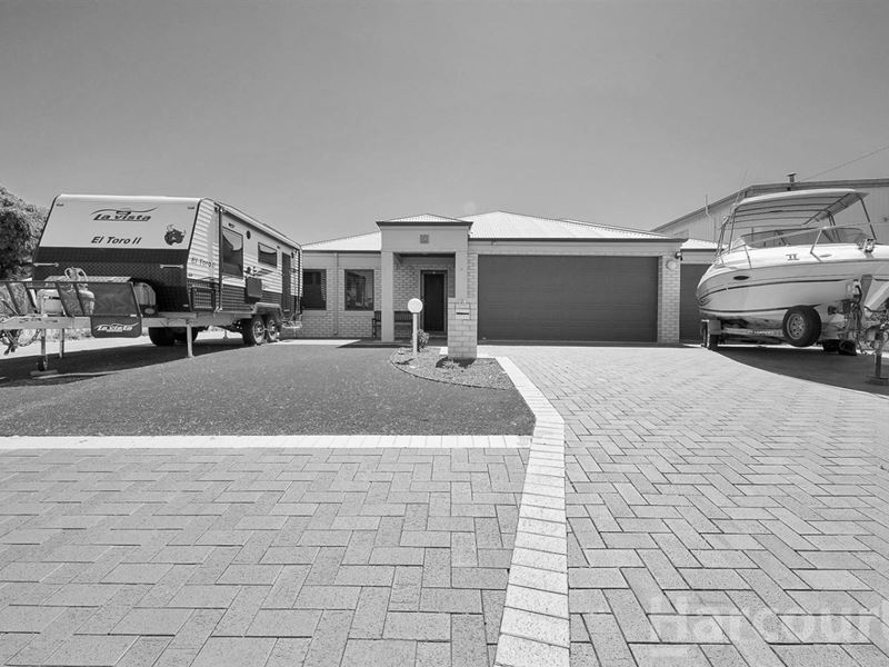 14 Mippi Road, Halls Head WA 6210