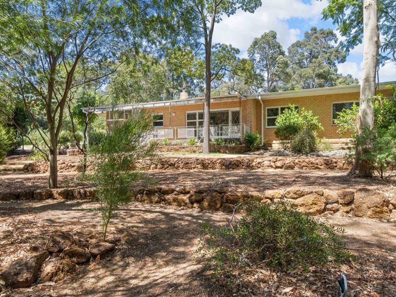 4 Falls Road, Lesmurdie