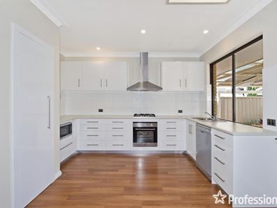 27 Elswick Street, Safety Bay WA 6169