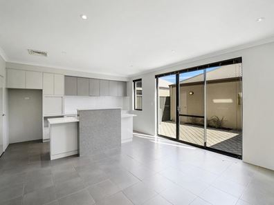 28 Lago Promenade, Aveley WA 6069