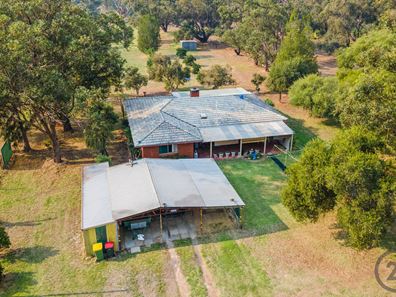 2 Tuckey Street, Pinjarra WA 6208