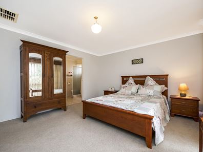 14 Skipper Place, Ballajura WA 6066