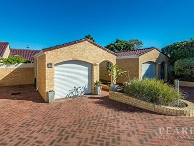 2/8 Toulon Circle, Mindarie WA 6030