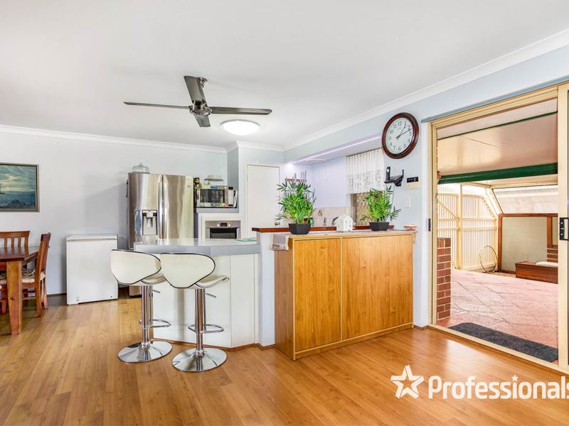 32 Reveley Close, Seville Grove WA 6112