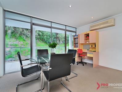 16/138 Mounts Bay Road, Perth WA 6000