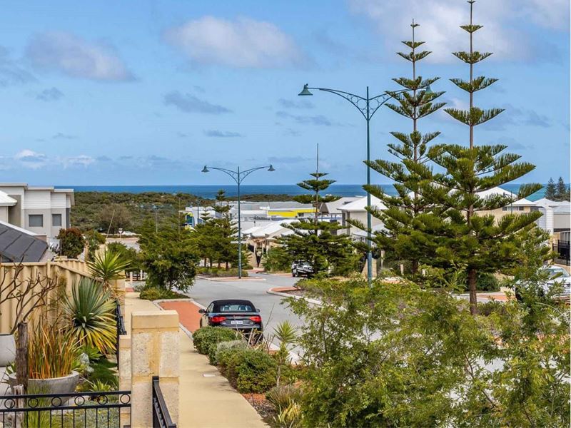 59 O'Mara Boulevard, Iluka WA 6028