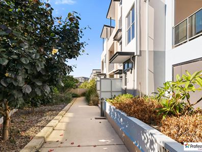 28/6 Ibera Way, Success WA 6164