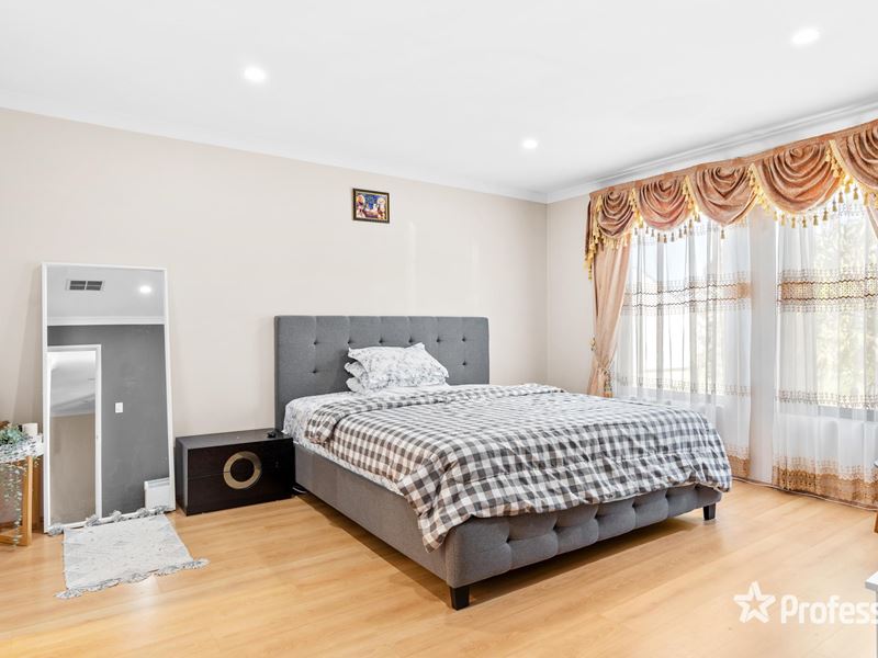12 Tongaroo Boulevard, Success