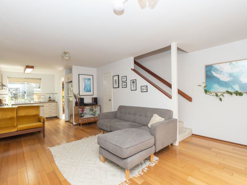2/8 Leonora Street, Como