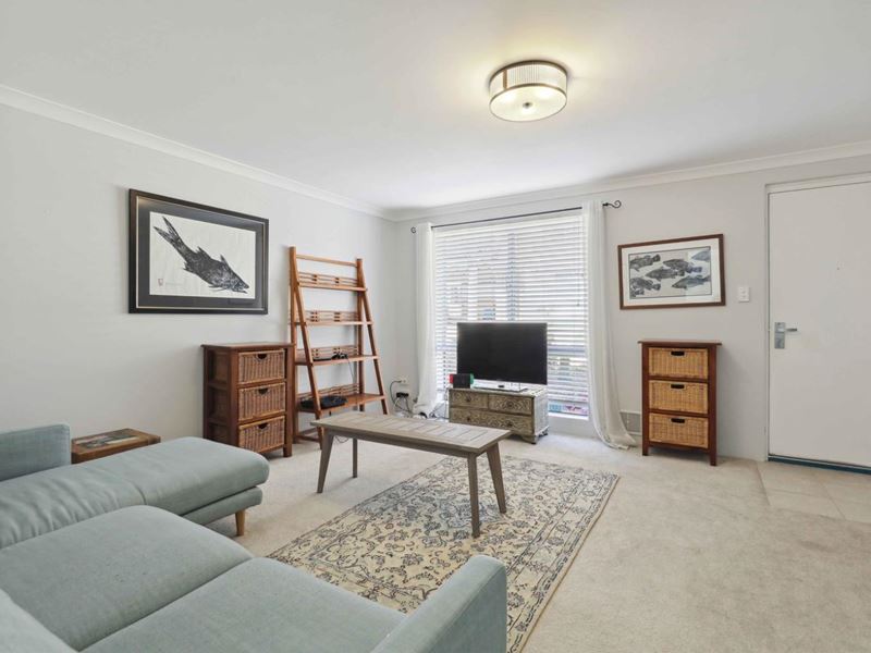 2/44 Calais Road, Scarborough