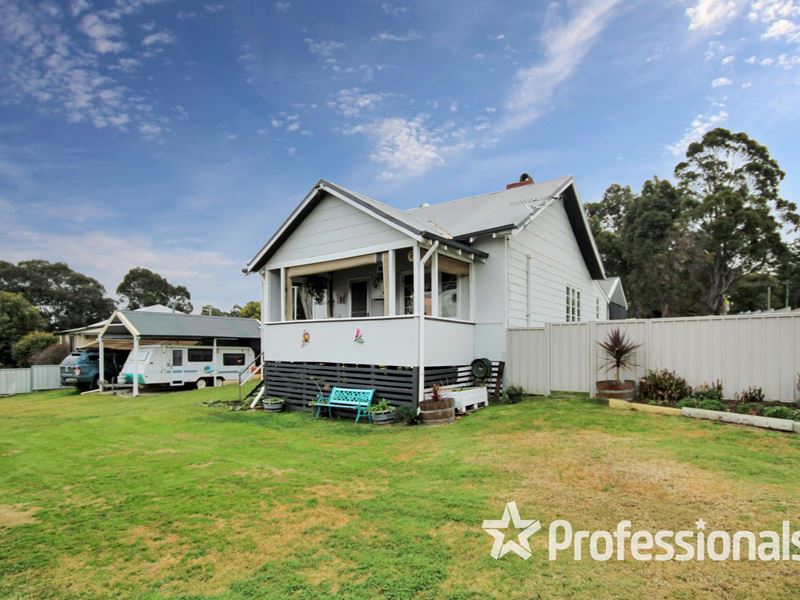 29 Telfer Crescent, Collie WA 6225