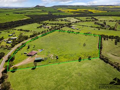 4 Hill River Way, Moonyoonooka WA 6532