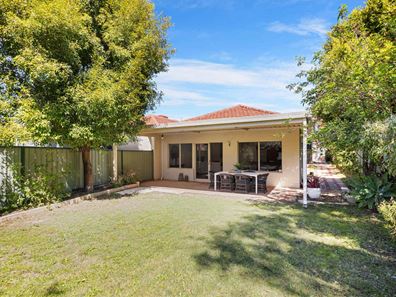 24 Crawshaw Crescent, Manning WA 6152