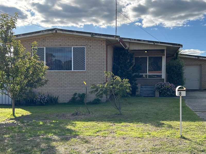 8 Fitzpatrick Place, Waroona WA 6215