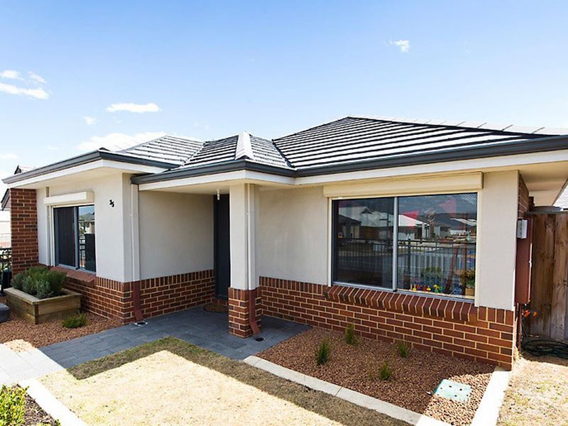 35 Pineroo Terrace, Ellenbrook WA 6069