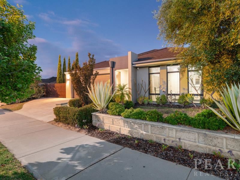 38 Tullawood Drive, Aveley