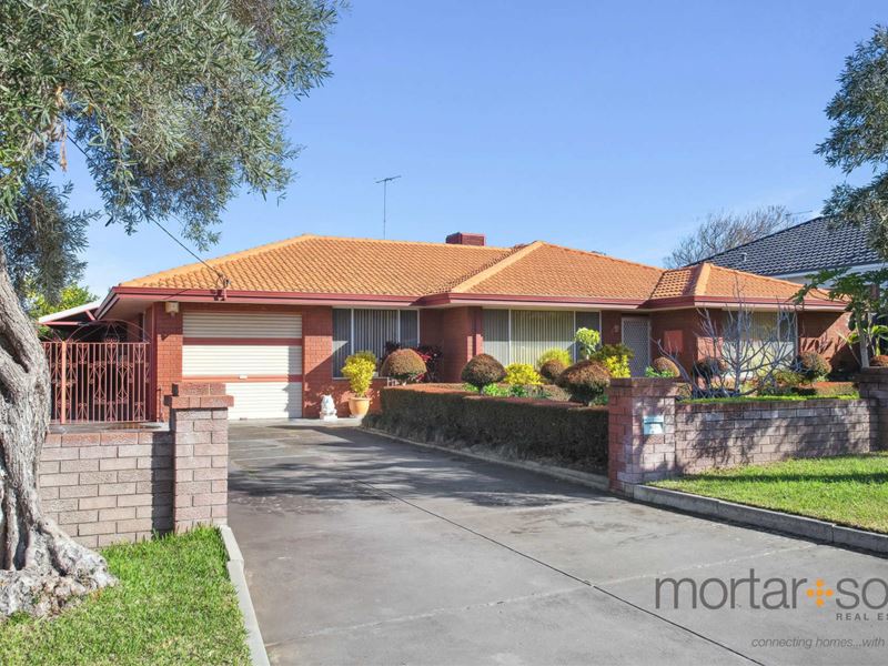 4 Halkin Pl, Hamilton Hill