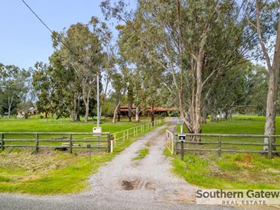 18 Gloaming Way, Darling Downs WA 6122