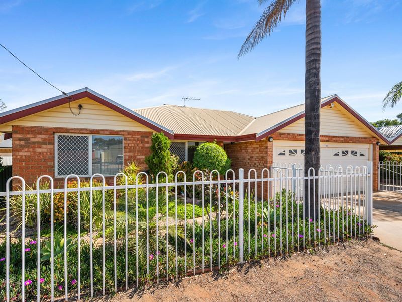 33 Hopetoun Street, South Kalgoorlie WA 6430