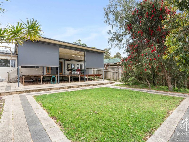 18 Kalbarri Street, Lesmurdie WA 6076