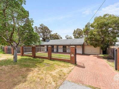 18 Kalbarri Street, Lesmurdie WA 6076