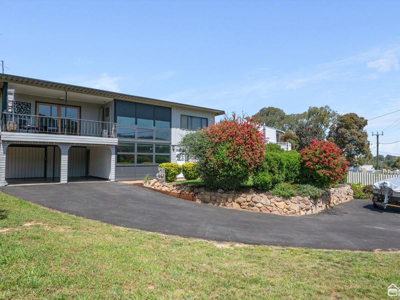 207 Brookton Highway, Kelmscott WA 6111