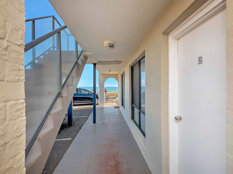 2/121 Ocean  Drive, Bunbury WA 6230