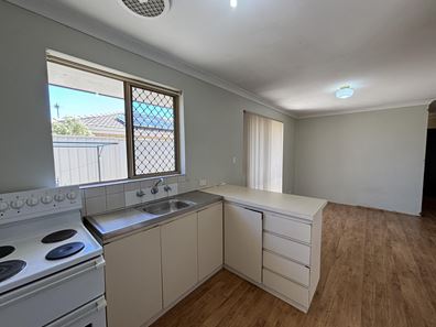 11/23 Helm Street, Maddington WA 6109