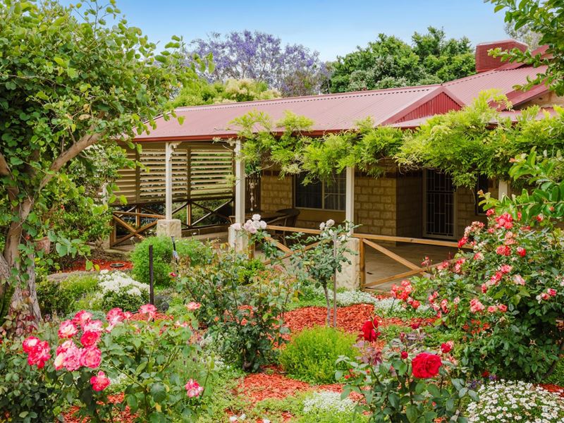 3 Robbie Court, Waroona WA 6215