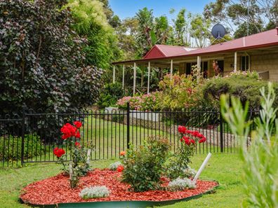 3 Robbie Court, Waroona WA 6215