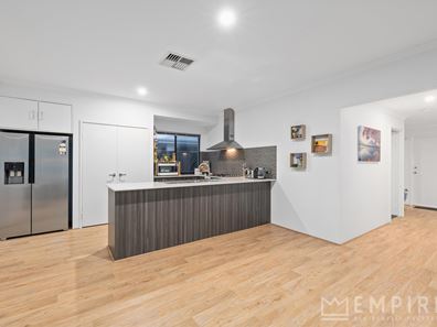 12 Shale Court, Piara Waters WA 6112