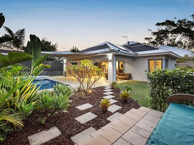 34 Kempenfeldt Avenue, Sorrento WA 6020