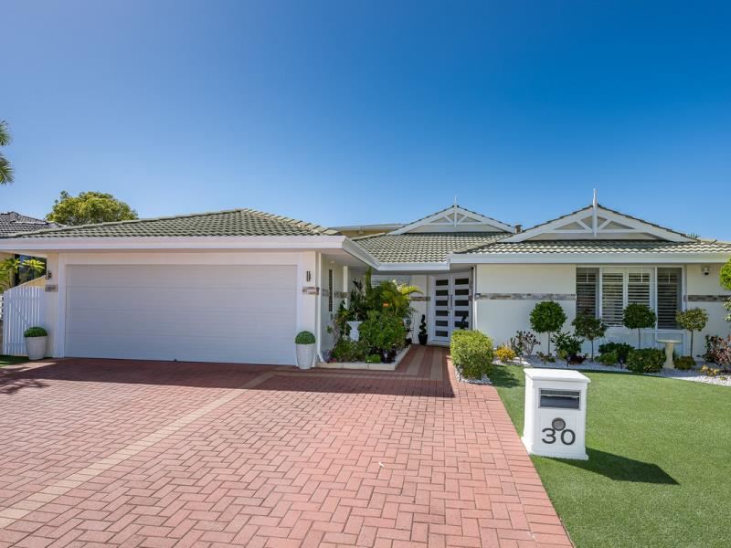 30 Manhattan Avenue, Iluka WA 6028