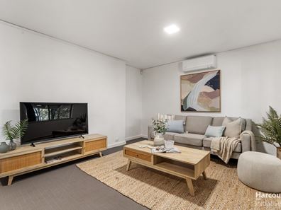 4/6 Seaton Place, Girrawheen WA 6064