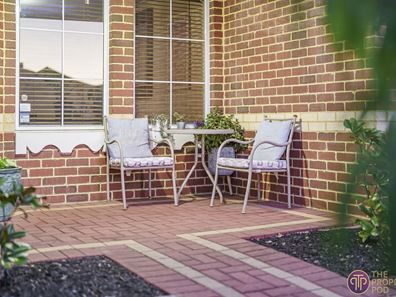52 Maamba Road, Wattle Grove WA 6107