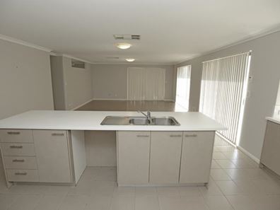 9 Willerin Loop, Success WA 6164
