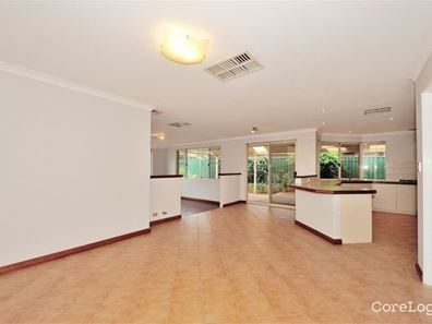 10 St Ettiene Gardens, Port Kennedy WA 6172