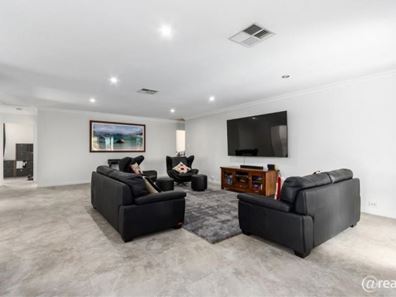 11 Janet Street, Hazelmere WA 6055