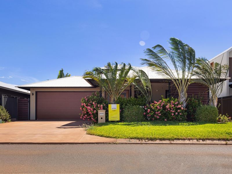 22 Prancing Avenue, Baynton