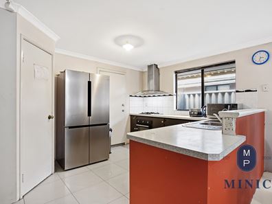 7 Mudlark Close, Langford WA 6147