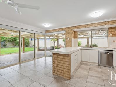 20 Hummingbird Gardens, Ballajura WA 6066
