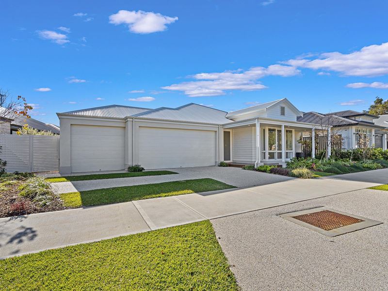 9 Barracoota Loop, Lakelands WA 6180