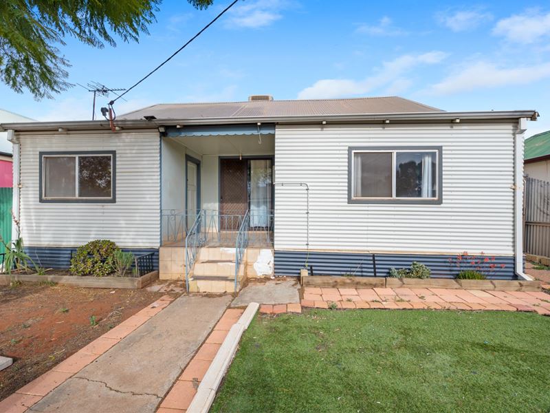 38 Rhodes Street, South Kalgoorlie