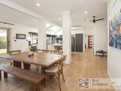 15 Lorikeet Loop, Broadwater WA 6280