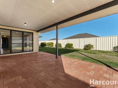 10 Woorabinda Rise, Lakelands WA 6180