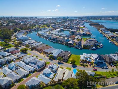 51 Leisure Way, Halls Head WA 6210