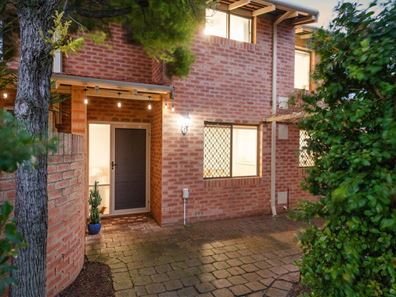 73D Comer Street, Como WA 6152