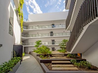A126/8 Graylands Road, Claremont WA 6010